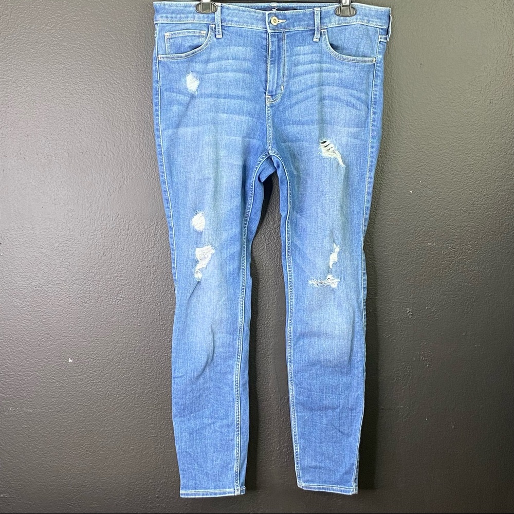 HIGH-RISE RIPPED LIGHT WASH SUPER SKINNY JEANS Sz:15R